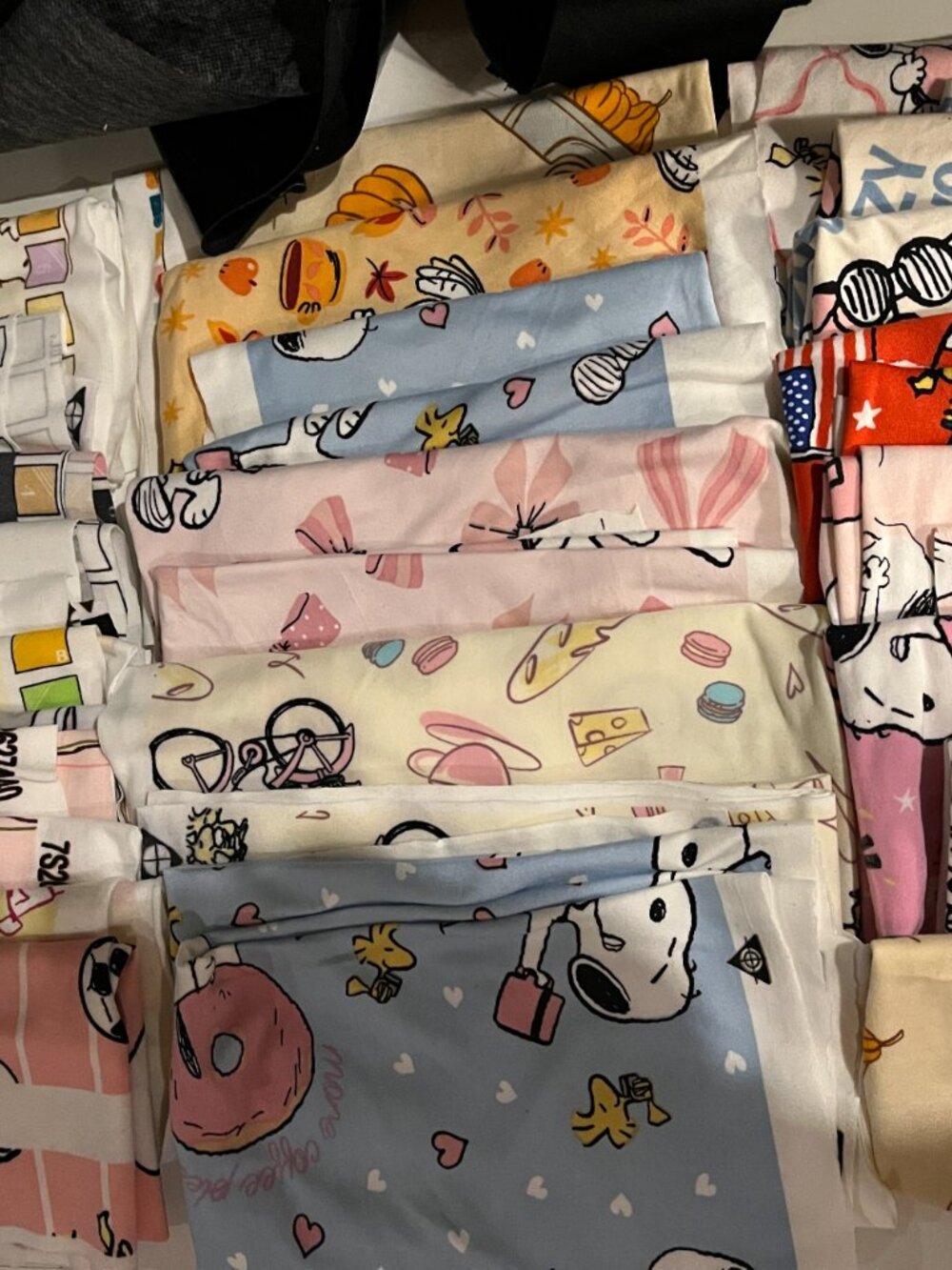snoopy fabric scraps 30 pc set - Picture 2 of 2